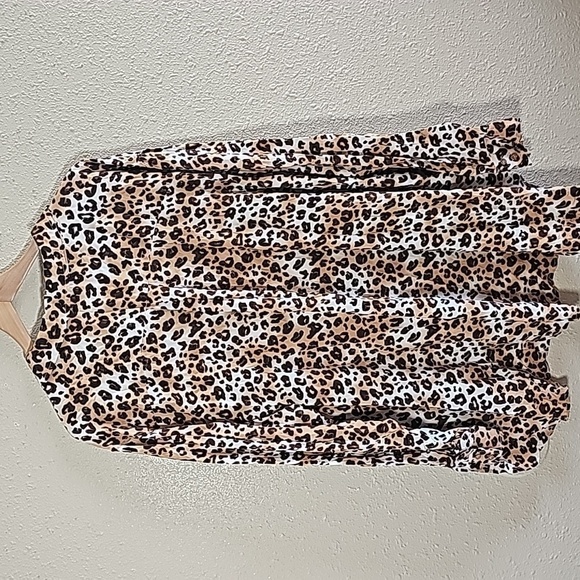 K. JORDAN Cheetah Print Button Down Shirt - Picture 5 of 5